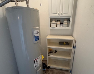 2425 Augusta Drive - Photo Thumbnail 7