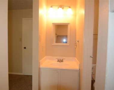 56 Fallshire Drive - Photo Thumbnail 8
