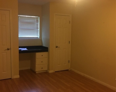 4306 Avenue A - Photo Thumbnail 4