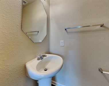 2618 Bammelwood Drive - Photo Thumbnail 15