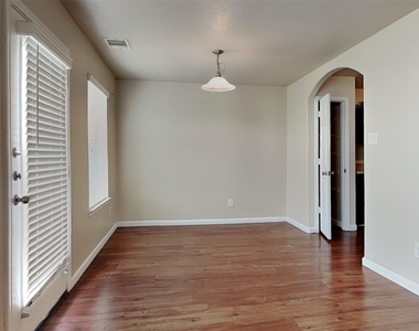 2618 Bammelwood Drive - Photo Thumbnail 2
