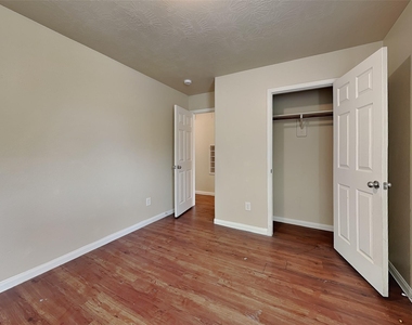 2618 Bammelwood Drive - Photo Thumbnail 8