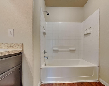 2618 Bammelwood Drive - Photo Thumbnail 5