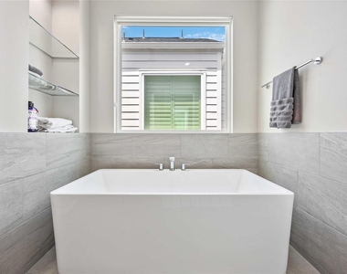 5821 Kansas Street - Photo Thumbnail 23