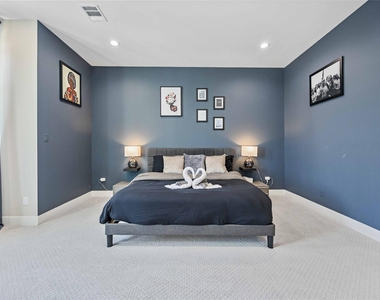 5821 Kansas Street - Photo Thumbnail 18
