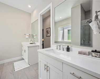 5821 Kansas Street - Photo Thumbnail 20