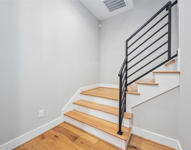 5821 Kansas Street - Photo Thumbnail 13