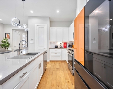 5821 Kansas Street - Photo Thumbnail 10