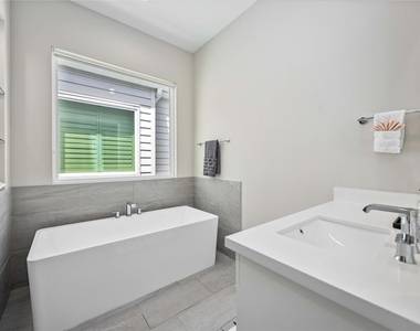 5821 Kansas Street - Photo Thumbnail 22