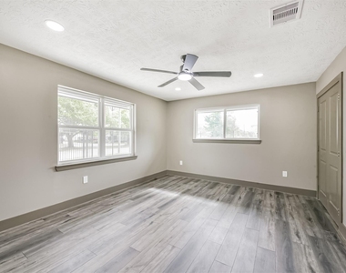9030 Almeda Genoa Road - Photo Thumbnail 1