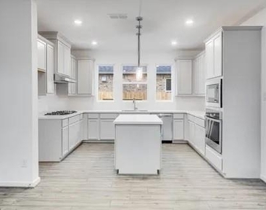 21903 Wycombe Terrace Way - Photo Thumbnail 2