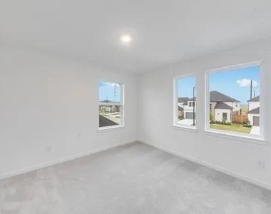 21903 Wycombe Terrace Way - Photo Thumbnail 10