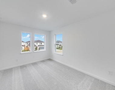 21903 Wycombe Terrace Way - Photo Thumbnail 22