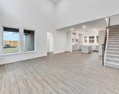 21903 Wycombe Terrace Way - Photo Thumbnail 6