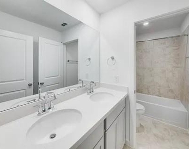 21903 Wycombe Terrace Way - Photo Thumbnail 16