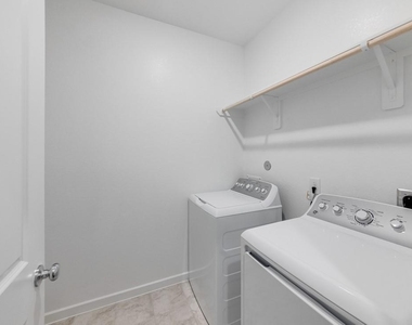 21903 Wycombe Terrace Way - Photo Thumbnail 24