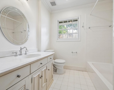 5210 Meadow Lake Lane - Photo Thumbnail 16