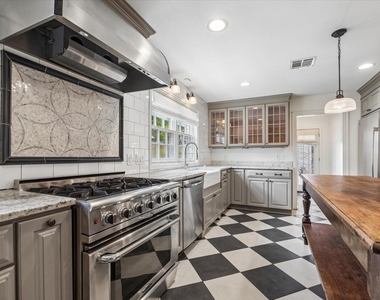 5210 Meadow Lake Lane - Photo Thumbnail 8