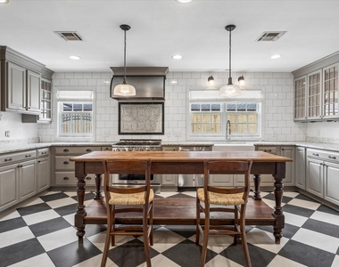 5210 Meadow Lake Lane - Photo Thumbnail 6