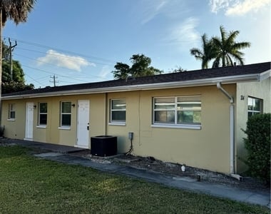 334 Cape Coral Parkway W - Photo Thumbnail 1