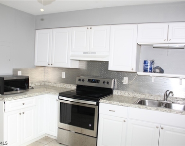 334 Cape Coral Parkway W - Photo Thumbnail 3