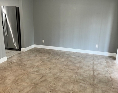 334 Cape Coral Parkway W - Photo Thumbnail 6