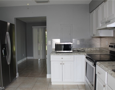 334 Cape Coral Parkway W - Photo Thumbnail 4