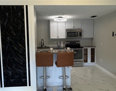 5222 Treetops Dr - Photo Thumbnail 5