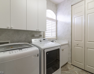 8460 Abbington Circle - Photo Thumbnail 11