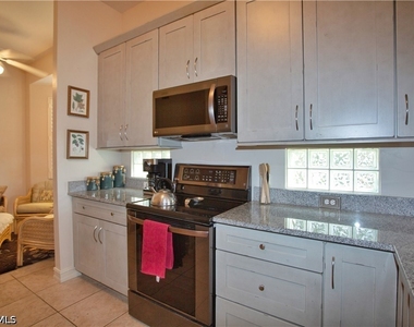 825 Bentwater Circle - Photo Thumbnail 5