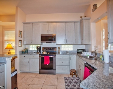 825 Bentwater Circle - Photo Thumbnail 6