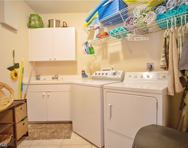 825 Bentwater Circle - Photo Thumbnail 4