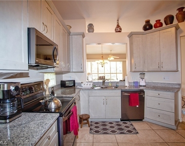 825 Bentwater Circle - Photo Thumbnail 8