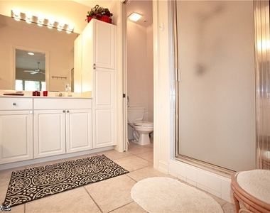 825 Bentwater Circle - Photo Thumbnail 25