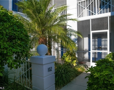 7104 Barrington Circle - Photo Thumbnail 12