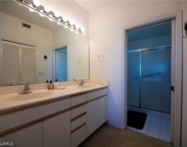 7104 Barrington Circle - Photo Thumbnail 8