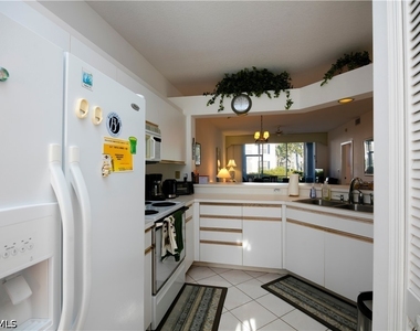 7104 Barrington Circle - Photo Thumbnail 3