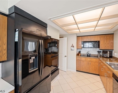 4031 Gulf Shore Boulevard N - Photo Thumbnail 23