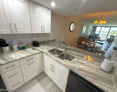 8400 Estero Boulevard - Photo Thumbnail 4
