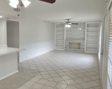 5343 Richmond Avenue - Photo Thumbnail 3