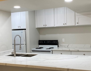 5343 Richmond Avenue - Photo Thumbnail 12