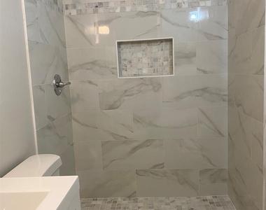 5343 Richmond Avenue - Photo Thumbnail 15