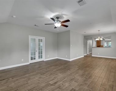 3011 Crescent Oaks Park Lane - Photo Thumbnail 12