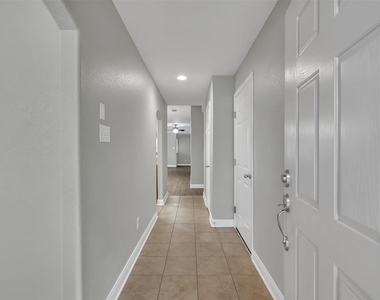 3011 Crescent Oaks Park Lane - Photo Thumbnail 1