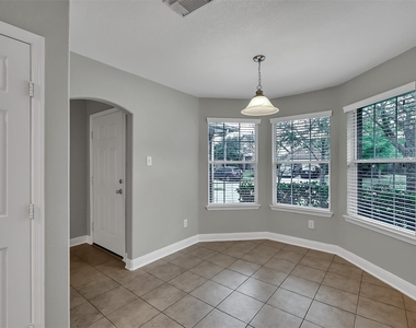 3011 Crescent Oaks Park Lane - Photo Thumbnail 2