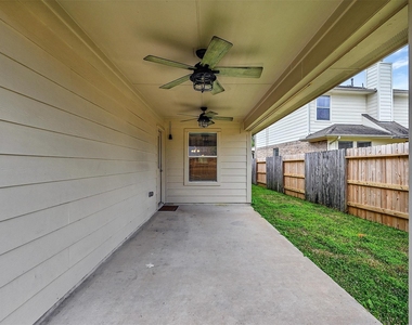 3011 Crescent Oaks Park Lane - Photo Thumbnail 24