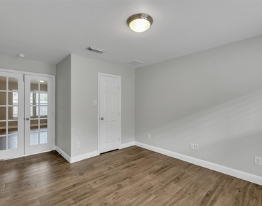 3011 Crescent Oaks Park Lane - Photo Thumbnail 14