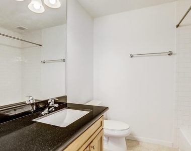 415 Hawthorne Street - Photo Thumbnail 4