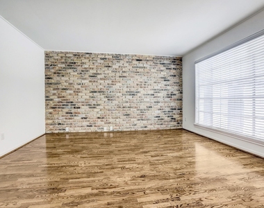415 Hawthorne Street - Photo Thumbnail 3