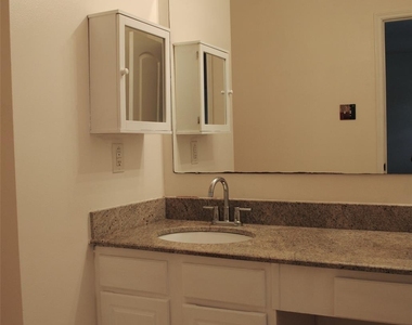 3910 Starbridge Pointe Lane - Photo Thumbnail 26